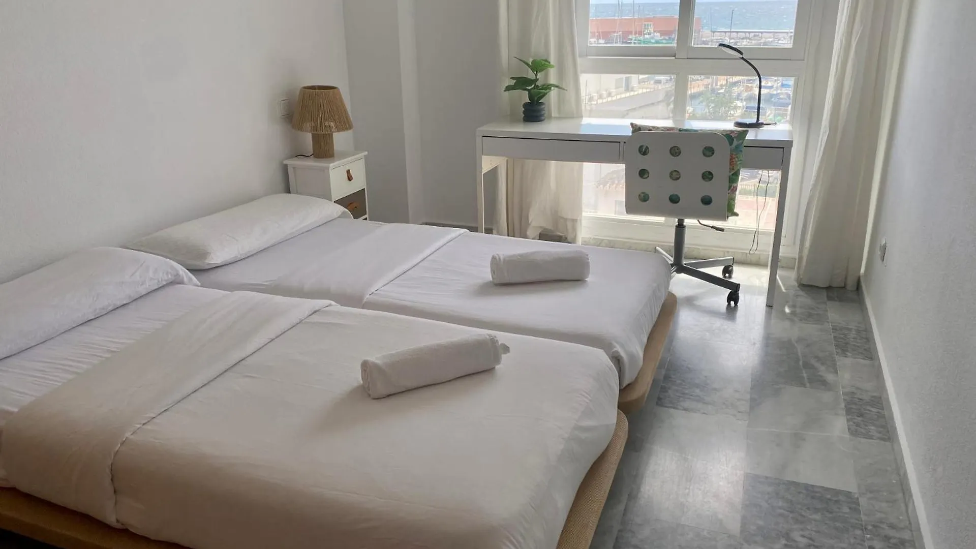 Seafront In Marbella With Pool And Garage Appartement 0*,