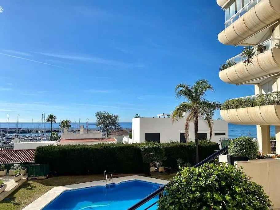 Seafront In Marbella With Pool And Garage Apartment