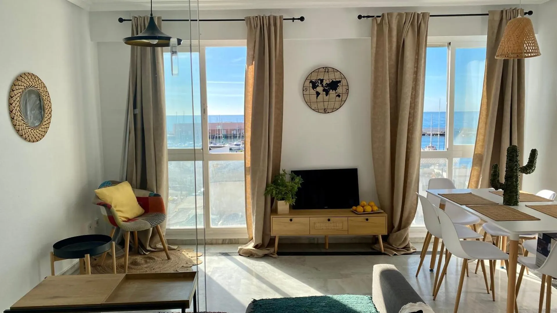 Seafront In Marbella With Pool And Garage Apartment