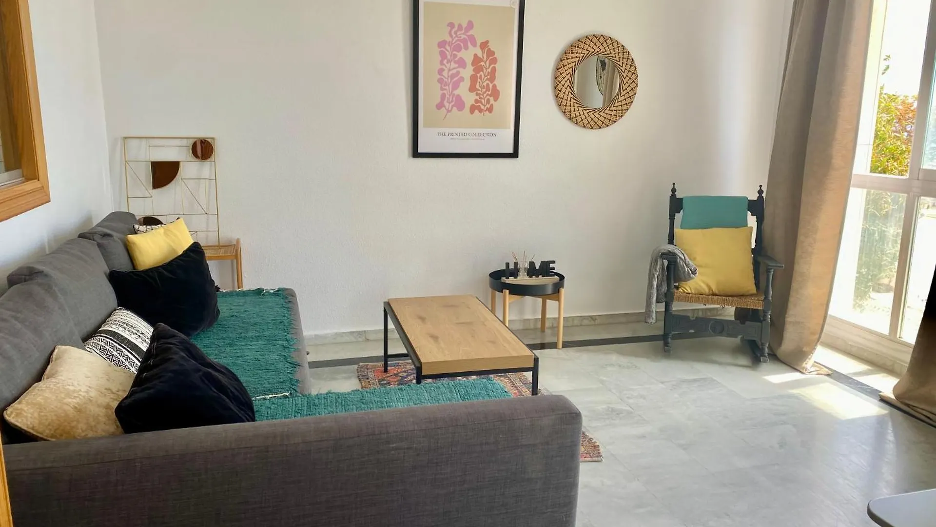 Seafront In Marbella With Pool And Garage Apartment
